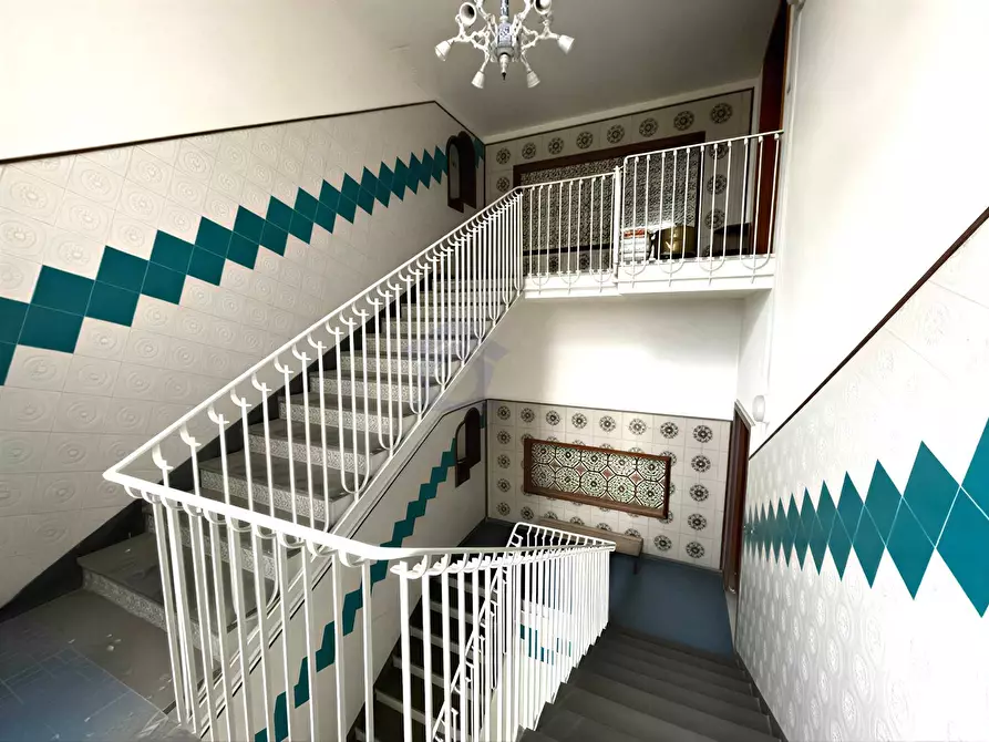 Immagine 5 di Villa in vendita  in via roma a Torre Annunziata