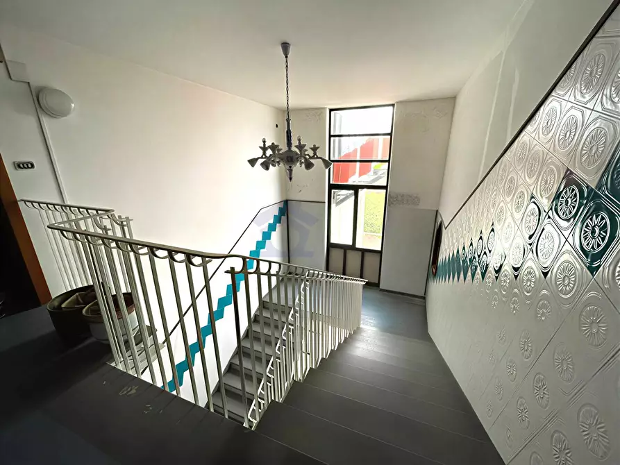 Immagine 6 di Villa in vendita  in via roma a Torre Annunziata