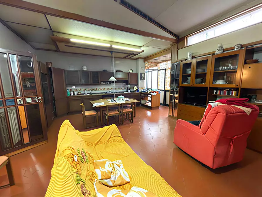 Immagine 9 di Villa in vendita  in via roma a Torre Annunziata