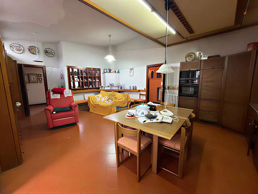 Immagine 10 di Villa in vendita  in via roma a Torre Annunziata