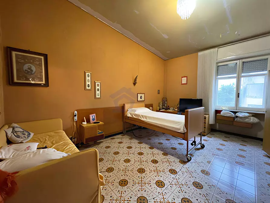 Immagine 22 di Villa in vendita  in via roma a Torre Annunziata