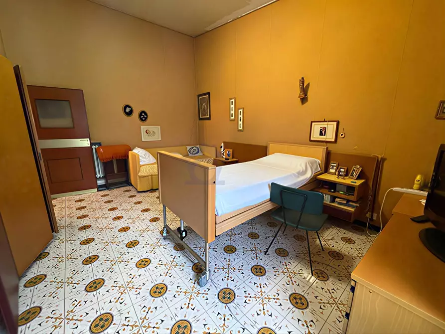 Immagine 23 di Villa in vendita  in via roma a Torre Annunziata