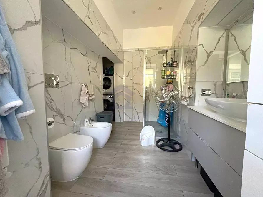 Immagine 5 di Appartamento in vendita  in piazza ernesto cesaro a Torre Annunziata