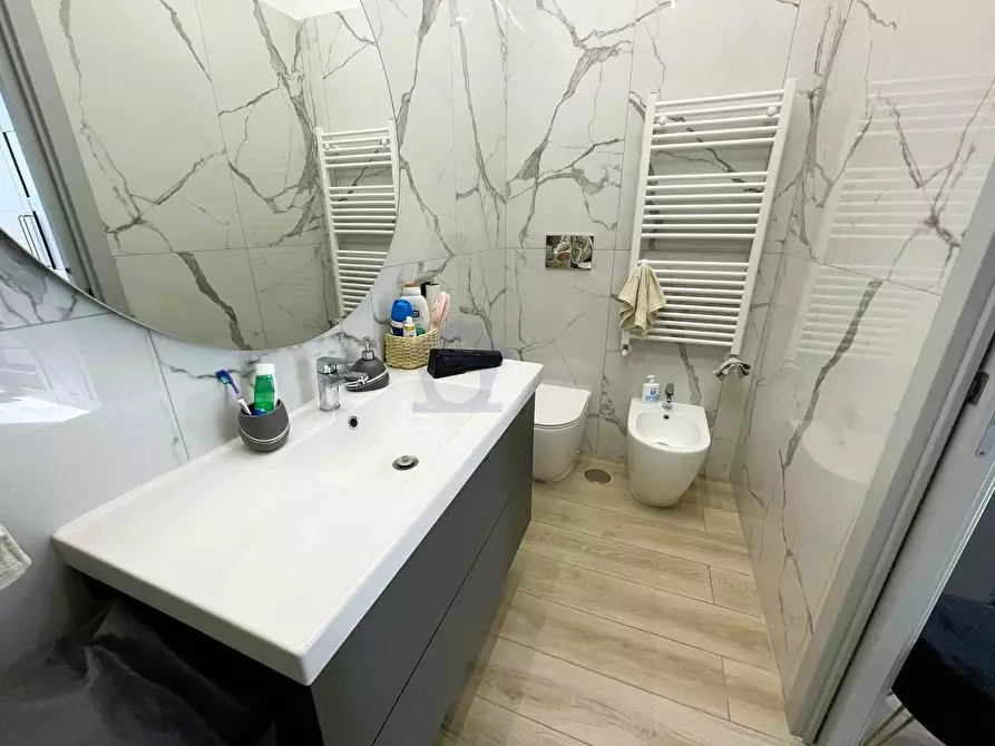 Immagine 13 di Appartamento in vendita  in piazza ernesto cesaro a Torre Annunziata