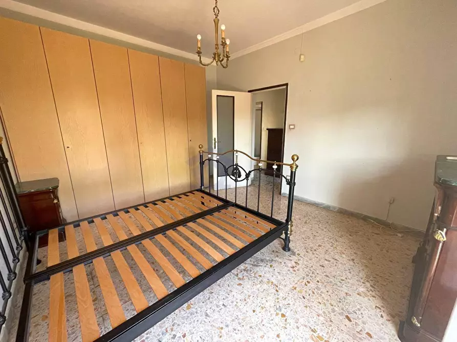 Immagine 15 di Appartamento in vendita  in via gambardella a Torre Annunziata