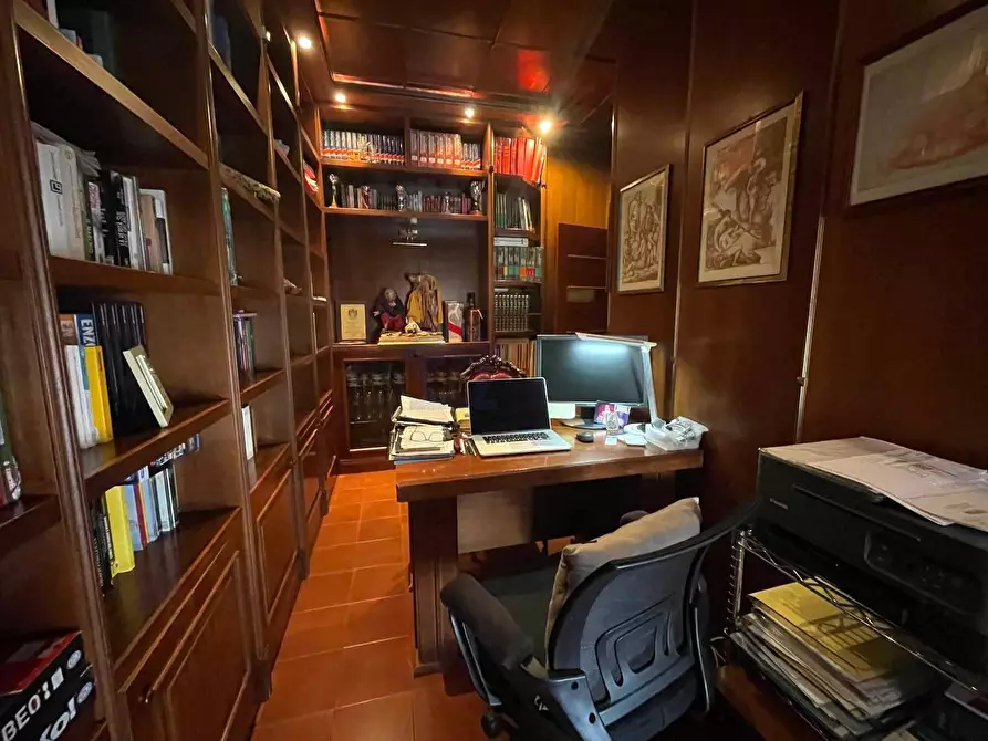 Immagine 12 di Appartamento in vendita  in via tagliamonte a Torre Annunziata