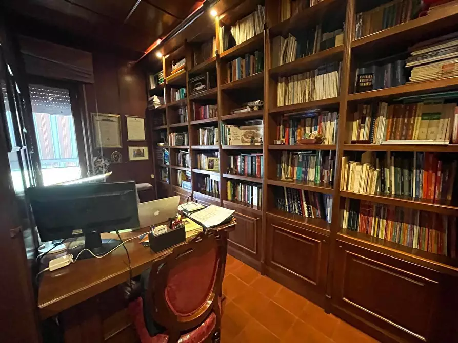 Immagine 13 di Appartamento in vendita  in via tagliamonte a Torre Annunziata