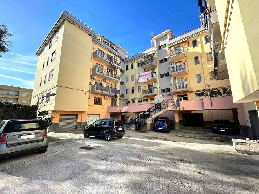 Immagine 28 di Appartamento in vendita  in via tagliamonte a Torre Annunziata