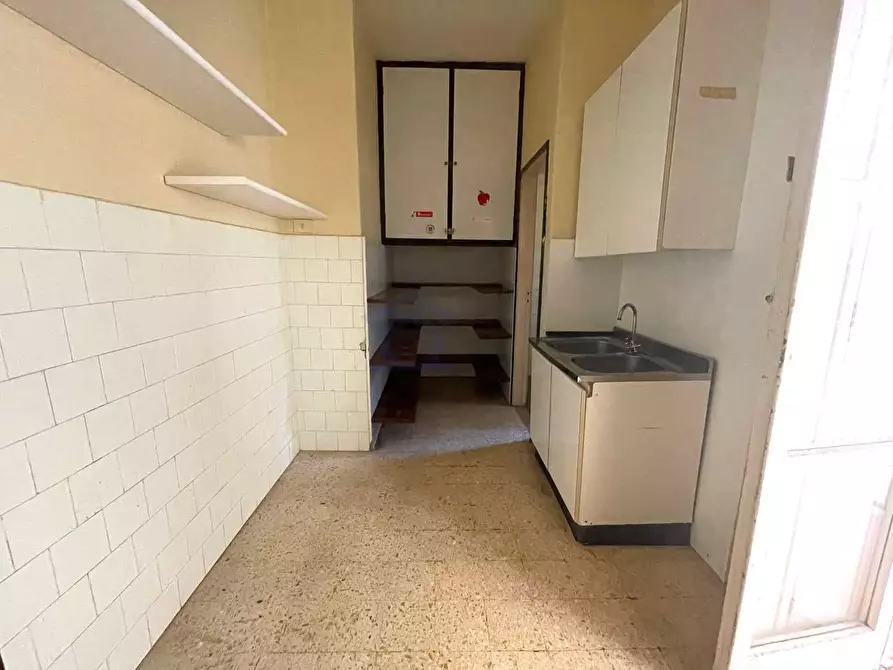 Immagine 13 di Appartamento in vendita  in via gambardella a Torre Annunziata