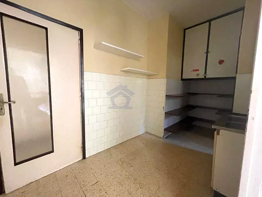 Immagine 14 di Appartamento in vendita  in via gambardella a Torre Annunziata