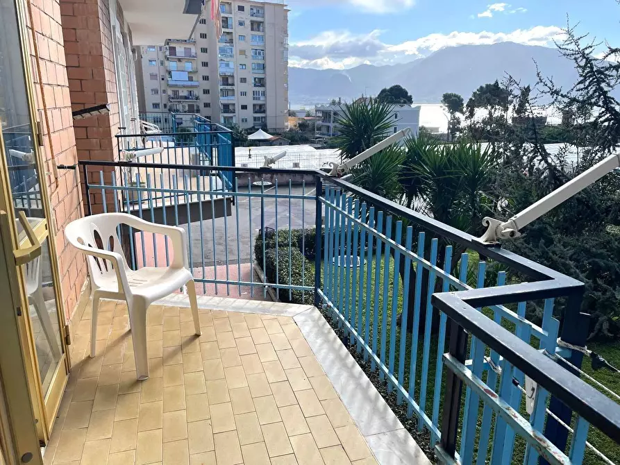 Immagine 2 di Appartamento in vendita  in via caravelli a Torre Annunziata