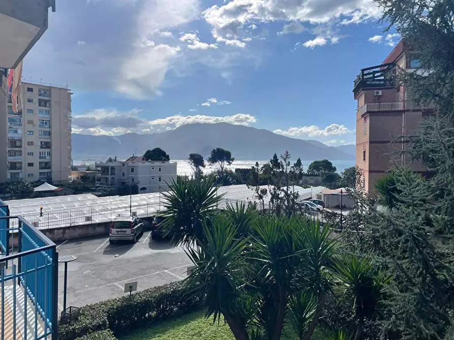 Immagine 1 di Appartamento in vendita  in via caravelli a Torre Annunziata