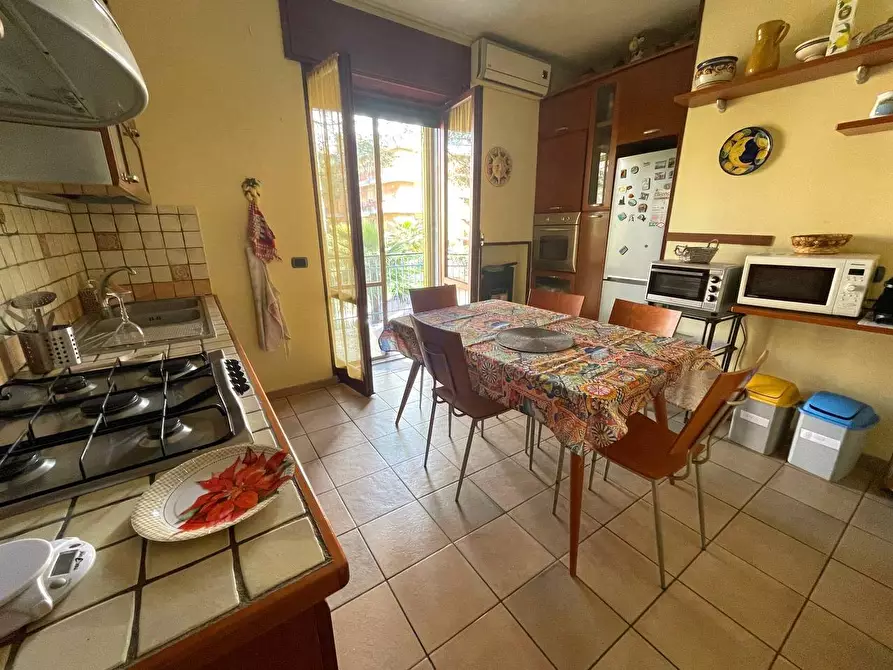 Immagine 7 di Appartamento in vendita  in via caravelli a Torre Annunziata