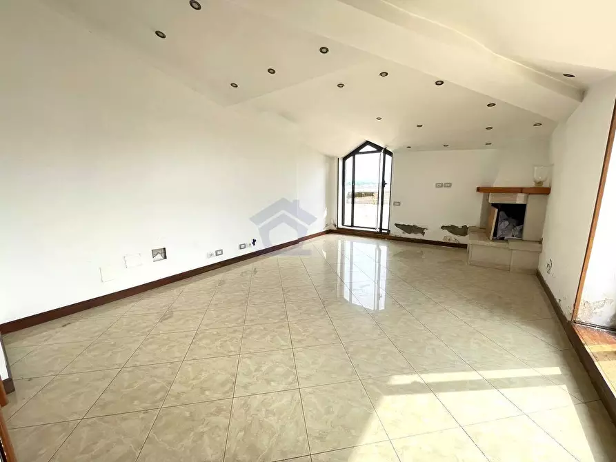 Immagine 11 di Appartamento in vendita  in via roma a Torre Annunziata