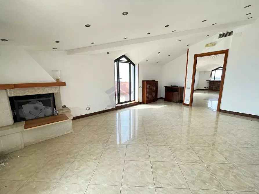 Immagine 12 di Appartamento in vendita  in via roma a Torre Annunziata