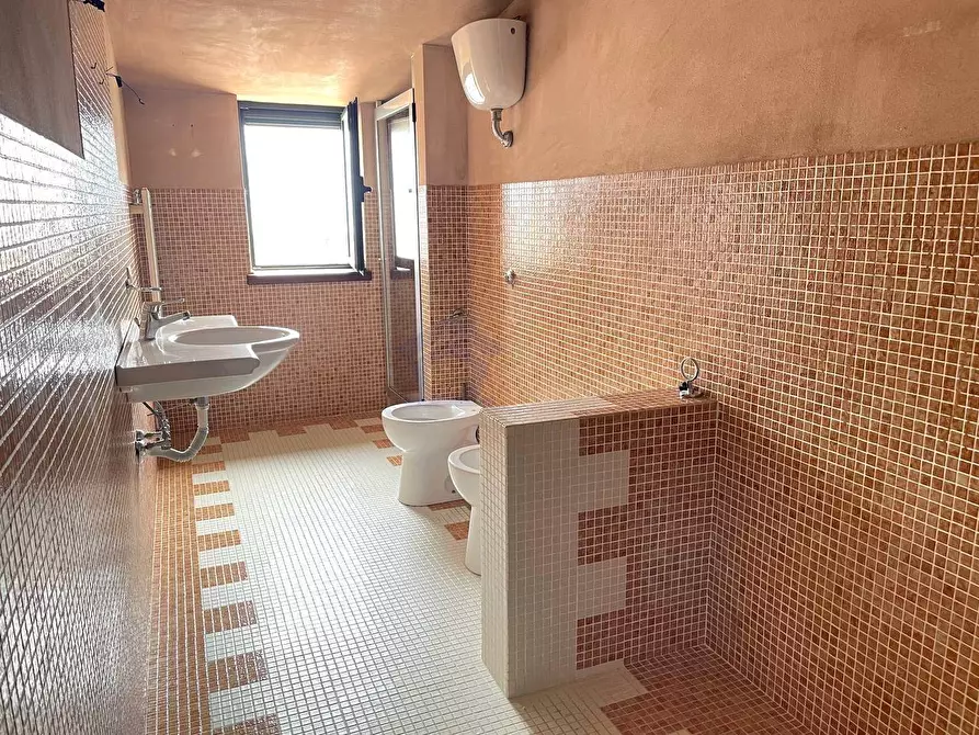 Immagine 19 di Appartamento in vendita  in via roma a Torre Annunziata