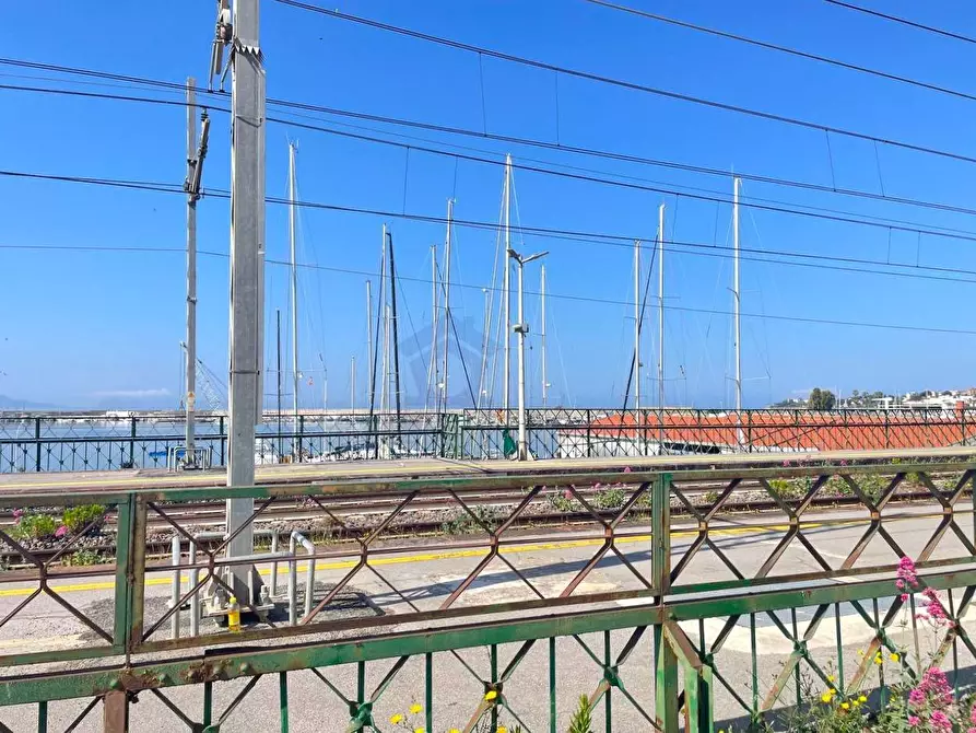 Immagine 6 di Appartamento in vendita  in via frumento a Torre Annunziata