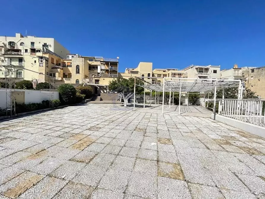 Immagine 5 di Locale commerciale in vendita  in corso vittorio emanuele III a Torre Annunziata