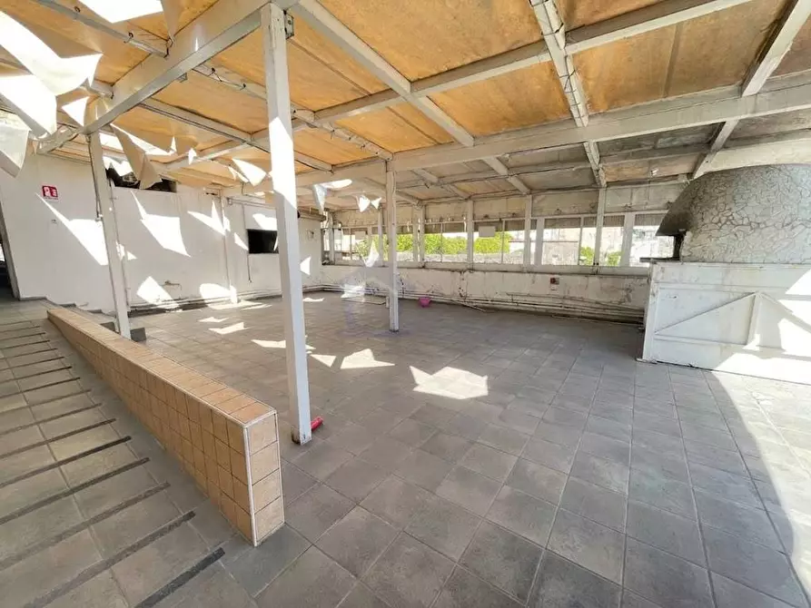 Immagine 13 di Locale commerciale in vendita  in corso vittorio emanuele III a Torre Annunziata