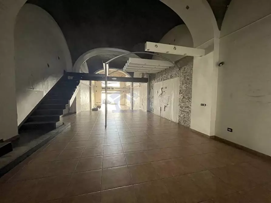 Immagine 20 di Locale commerciale in vendita  in corso vittorio emanuele III a Torre Annunziata