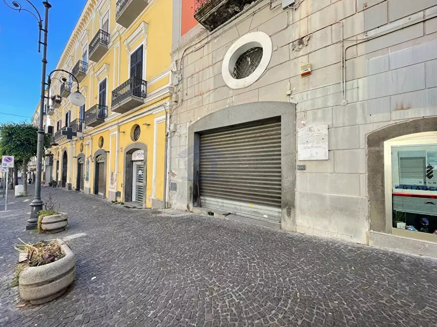 Immagine 29 di Locale commerciale in vendita  in corso vittorio emanuele III a Torre Annunziata