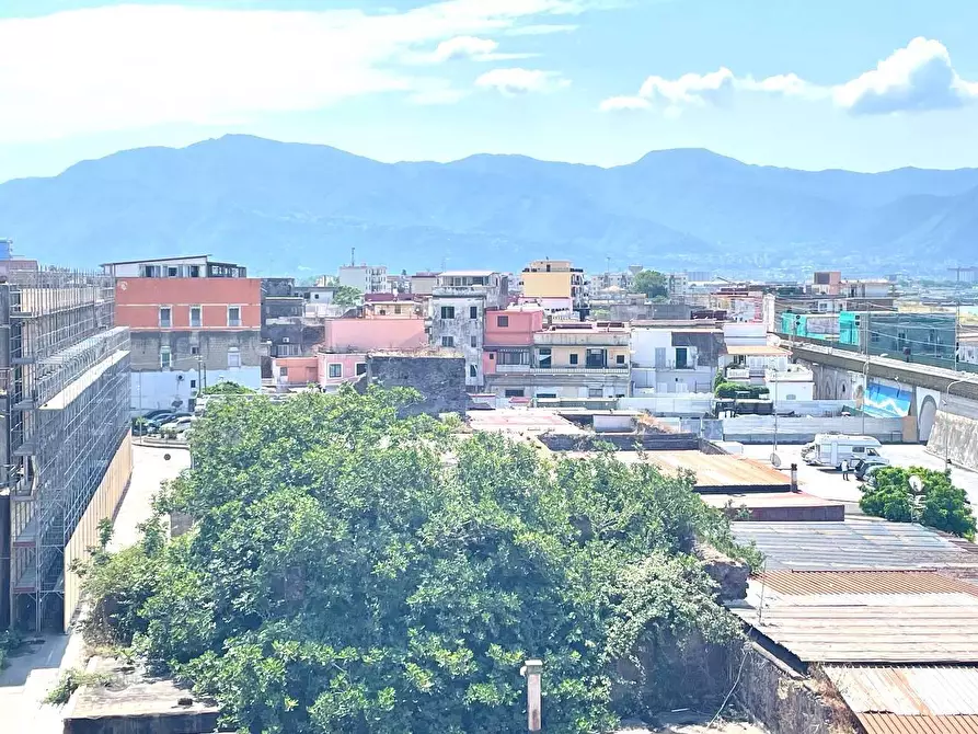 Immagine 17 di Appartamento in vendita  in via dogana a Torre Annunziata