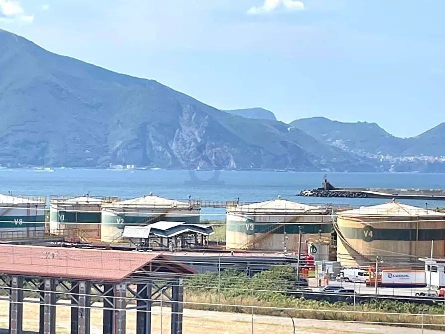 Immagine 20 di Appartamento in vendita  in via dogana a Torre Annunziata