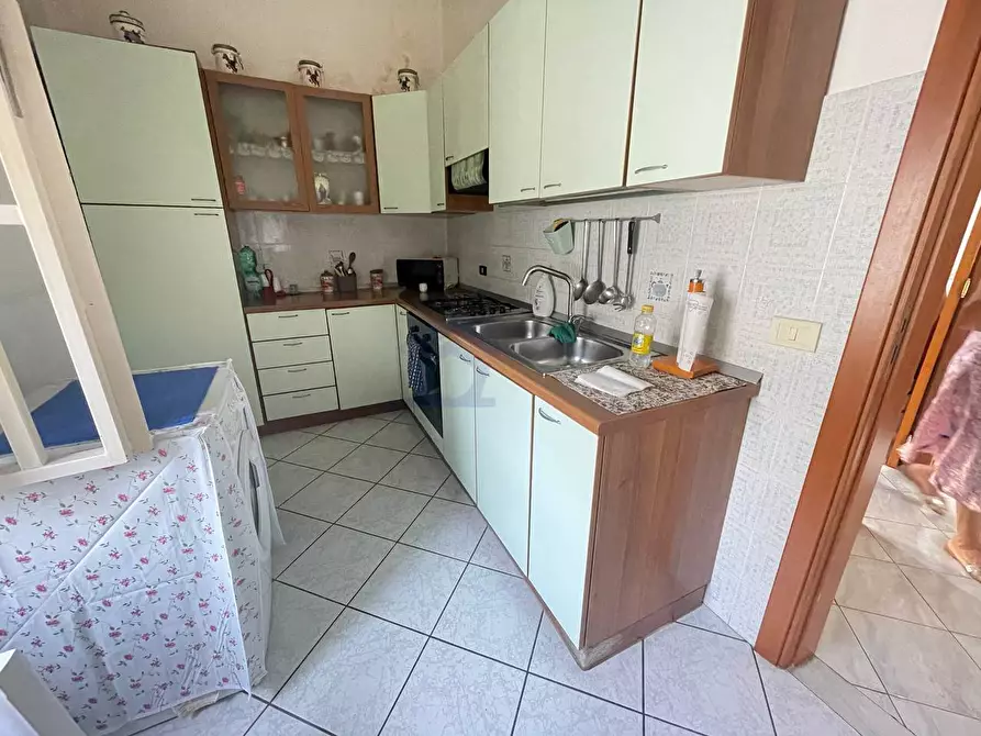 Immagine 5 di Appartamento in vendita  in via veneto a Torre Annunziata