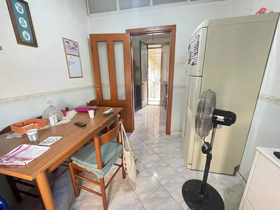 Immagine 8 di Appartamento in vendita  in via veneto a Torre Annunziata