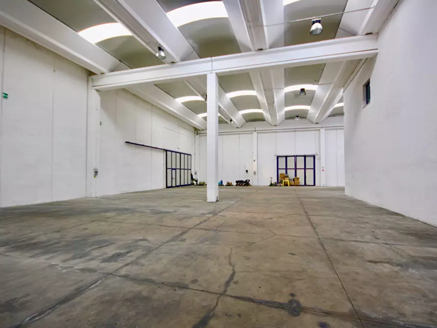 Immagine 5 di Capannone industriale in vendita  in Via Gabon a Olbia