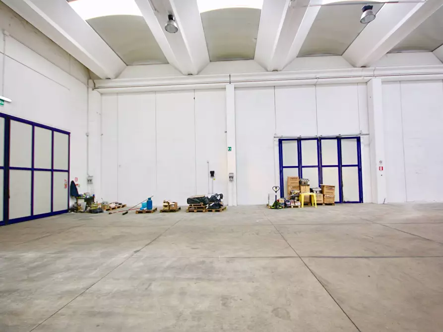 Immagine 6 di Capannone industriale in vendita  in Via Gabon a Olbia