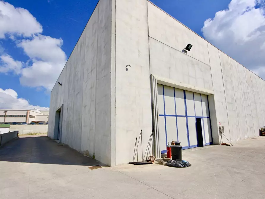 Immagine 13 di Capannone industriale in vendita  in Via Gabon a Olbia
