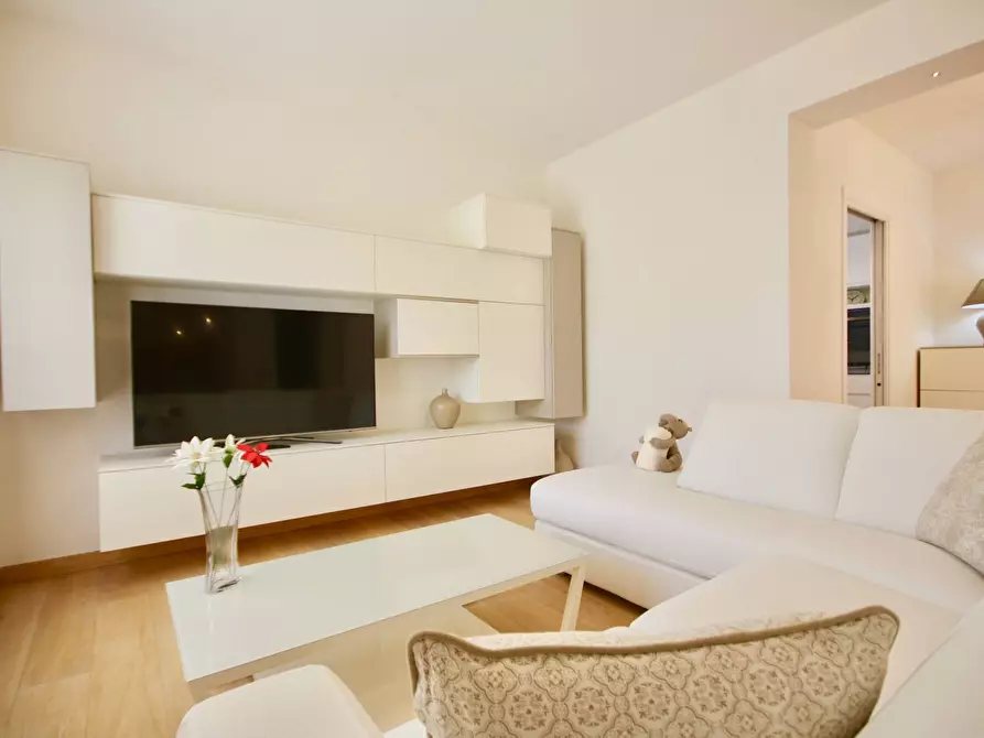 Immagine 5 di Villa in vendita  in Via Ruinadas 18A a Olbia