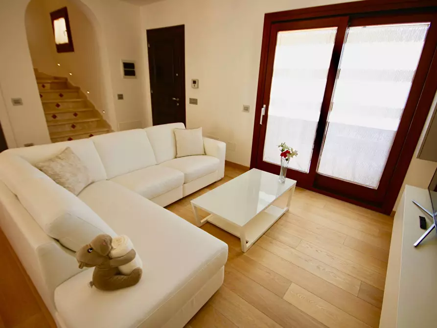 Immagine 7 di Villa in vendita  in Via Ruinadas 18A a Olbia
