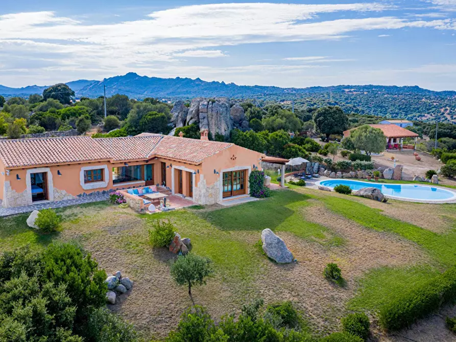 Immagine 1 di Villa in vendita  in loc. Micaloni vicinanze di OLBIA a Olbia