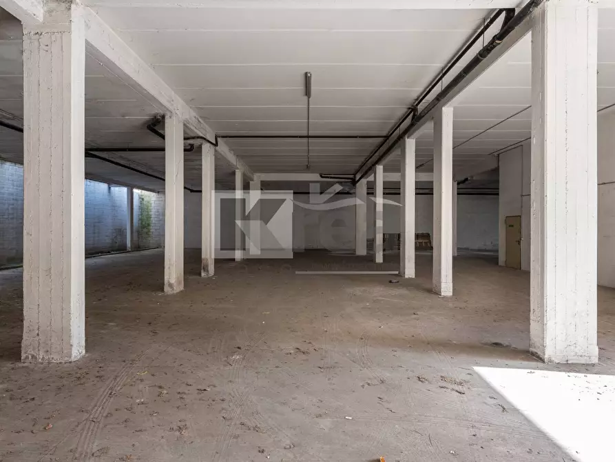 Immagine 2 di Magazzino in vendita  in Via Giuseppe Gagliardi 16 a Roma