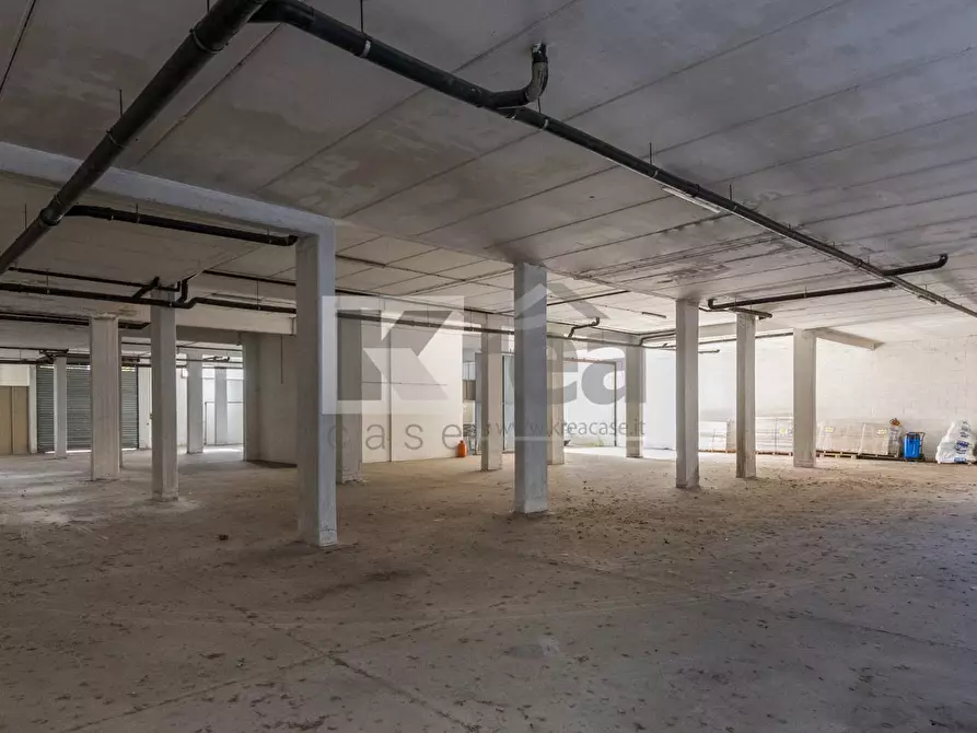 Immagine 3 di Magazzino in vendita  in Via Giuseppe Gagliardi 16 a Roma