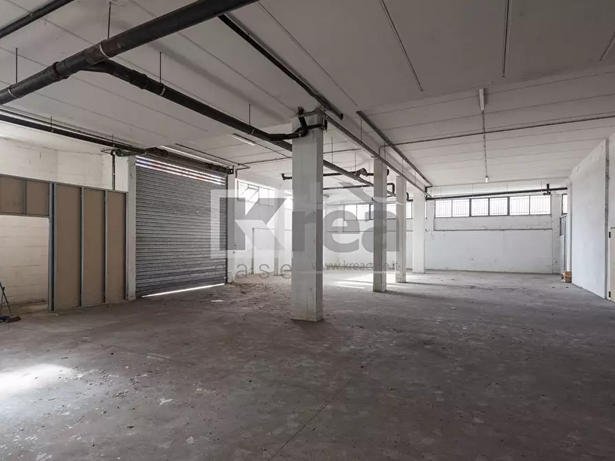 Immagine 11 di Magazzino in vendita  in Via Giuseppe Gagliardi 16 a Roma