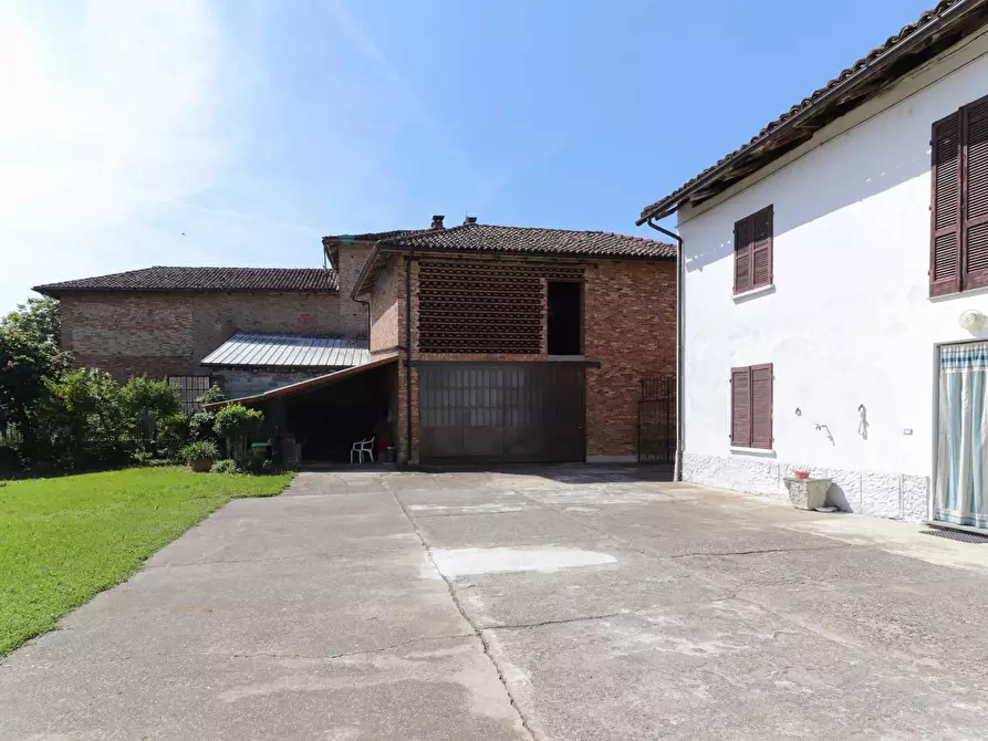 Immagine 7 di Rustico / casale in vendita  in Strada Nosserio 25 a Costigliole D'asti
