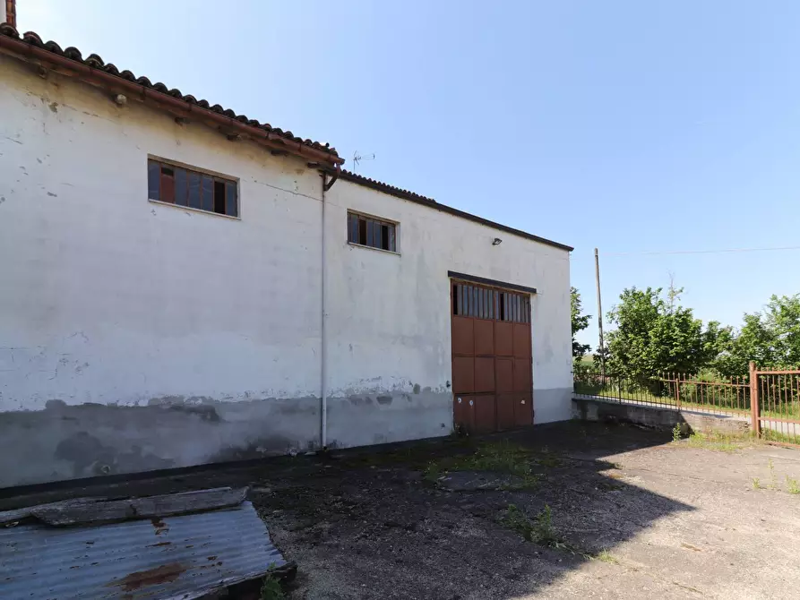 Immagine 14 di Rustico / casale in vendita  in Strada Nosserio 25 a Costigliole D'asti