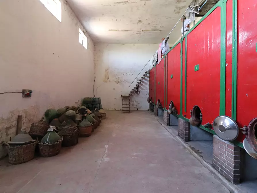 Immagine 25 di Rustico / casale in vendita  in Strada Nosserio 25 a Costigliole D'asti