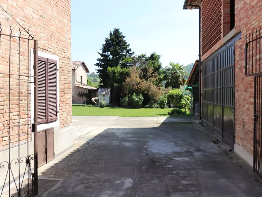Immagine 28 di Rustico / casale in vendita  in Strada Nosserio 25 a Costigliole D'asti