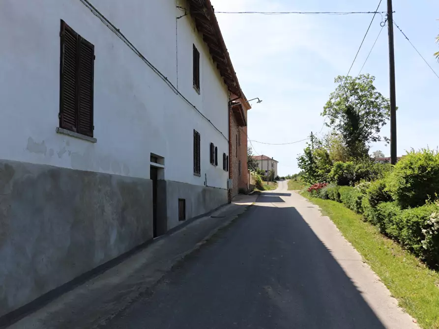 Immagine 30 di Rustico / casale in vendita  in Strada Nosserio 25 a Costigliole D'asti