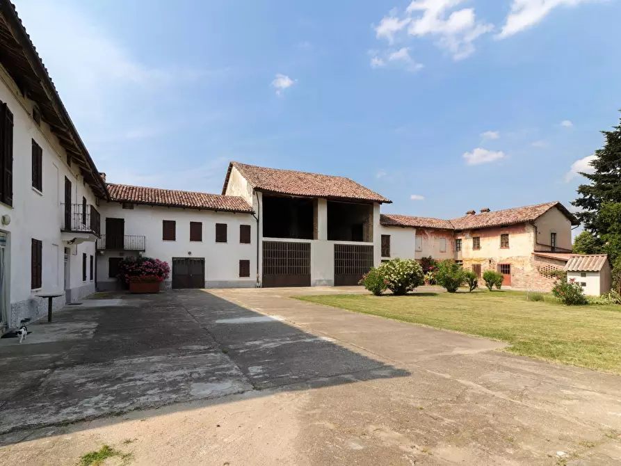 Immagine 4 di Rustico / casale in vendita  in Strada Nosserio 25 a Costigliole D'asti