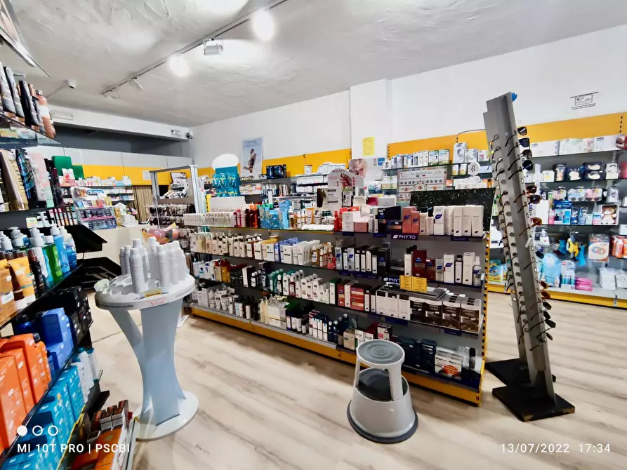 Immagine 5 di Locale commerciale in vendita  in Puntaldia a Galtelli