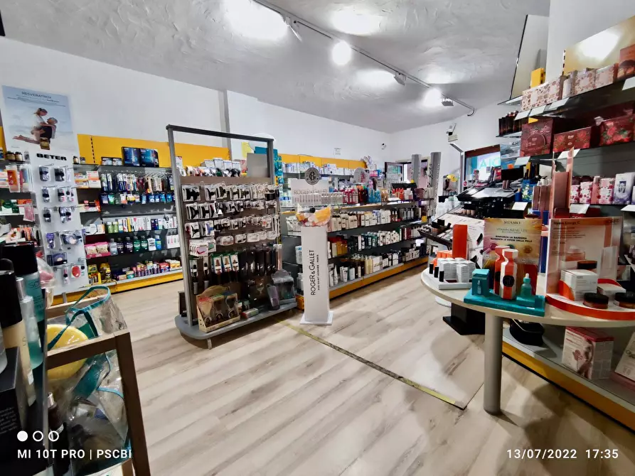 Immagine 7 di Locale commerciale in vendita  in Puntaldia a Galtelli