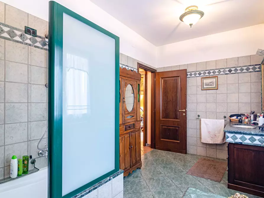 Immagine 82 di Villa in vendita  in Strada Vicinale Valle Rote snc a Bassano In Teverina