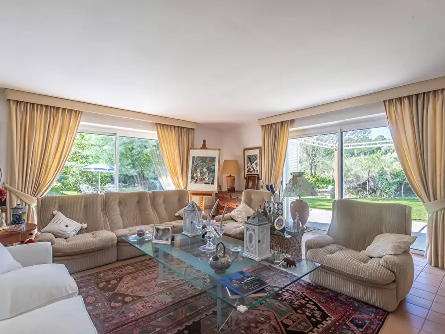 Immagine 1 di Villa in vendita  in Via Campagnanese 6 a Campagnano Di Roma