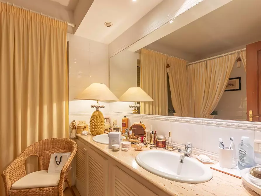 Immagine 21 di Villa in vendita  in Via Campagnanese 6 a Campagnano Di Roma