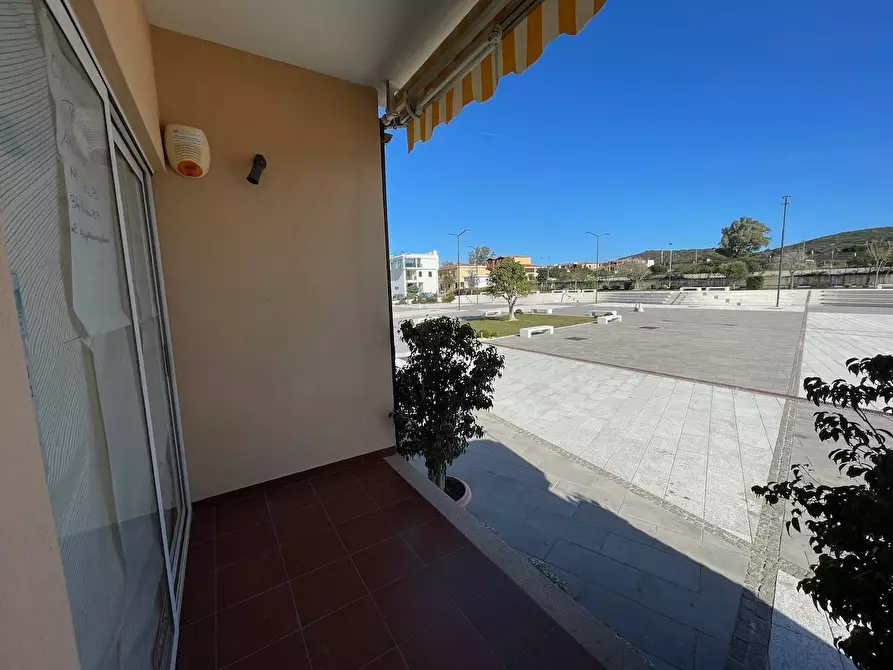 Immagine 3 di Locale commerciale in vendita  in Piazza Cossiga Golfo Aranci a Golfo Aranci